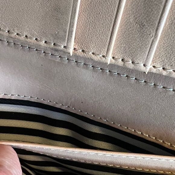 Kate Spade leather Hampton road wallet - Picture 8 of 9